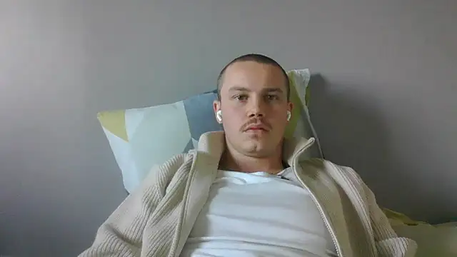 Snapshot of purplhouse chatting on January 2025 02:19:02 PM purplhouse online show from January 2025 02:19:02 PM