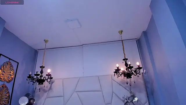 Aitana Hilton  online show from November 2025 12:19:02 PM