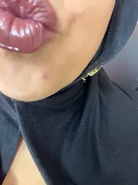 zahra Jalid online show from February 2026 10:26:02 PM