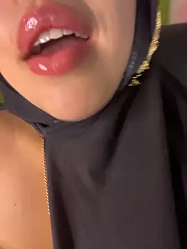 zahra Jalid online show from April 2026 11:17:02 PM