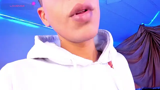 Ethan Boyy online show from November 2025 10:13:02 PM