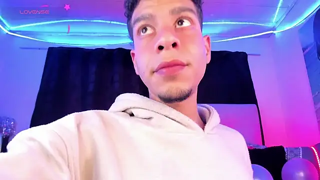 Ethan Boyy online show from March 2026 06:14:01 PM