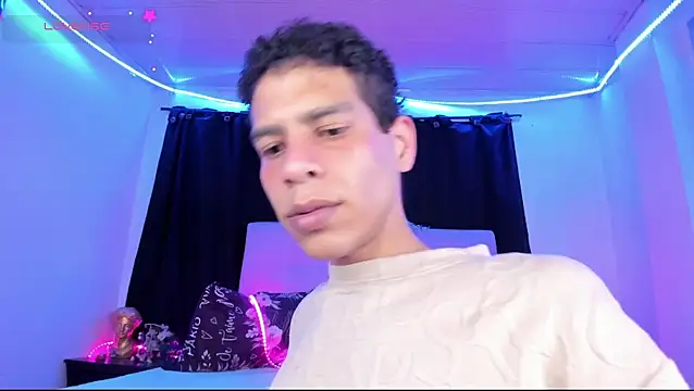 Snapshot of Ethan_Boyy chatting on July 2026 03:31:02 PM Ethan Boyy online show from July 2026 03:31:02 PM