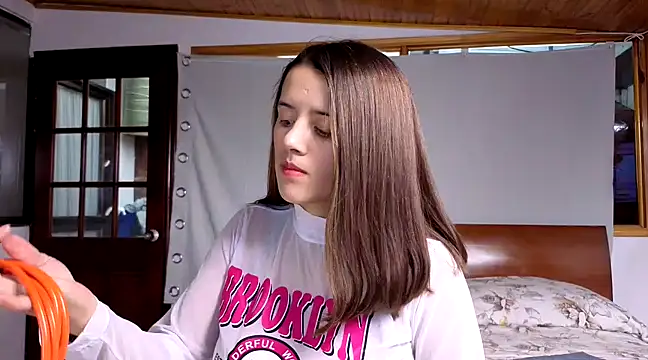 Snapshot of SexLaura_ chatting on February 2025 07:45:02 PM SexLaura online show from February 2025 07:45:02 PM