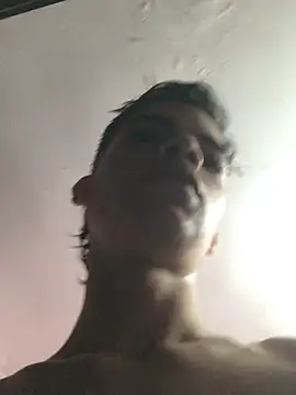 Latinos 2001 online show from December 2025 01:20:02 PM