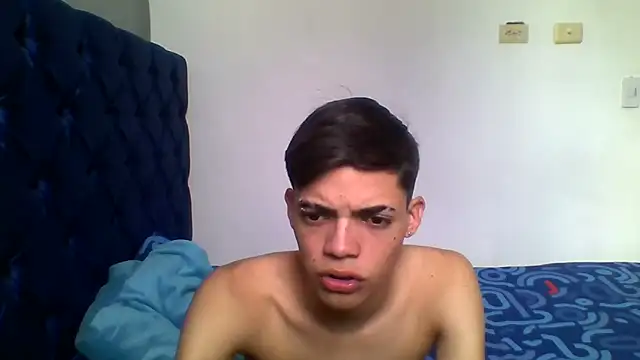 Latinos 2001 online show from May 2026 01:49:02 PM