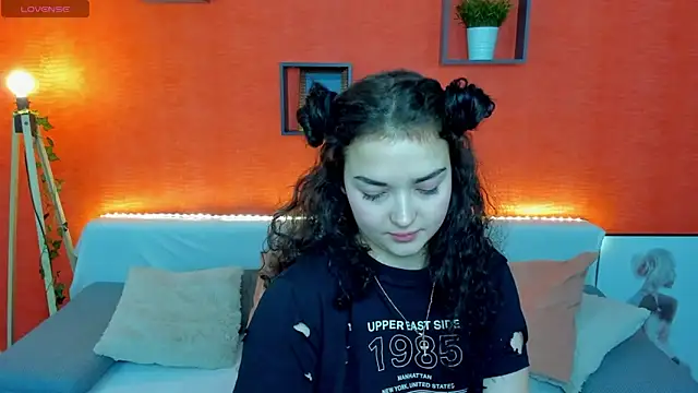 AmeliaLoveee online show from January 2025 05:45:02 PM