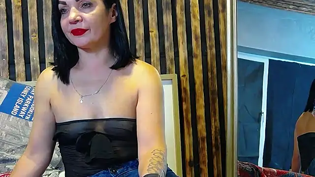 Tory Lovi online show from March 2025 06:43:01 PM