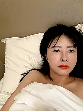 Snapshot of lilandi0521 chatting on February 2025 01:09:02 AM lilandi0521 online show from February 2025 01:09:02 AM