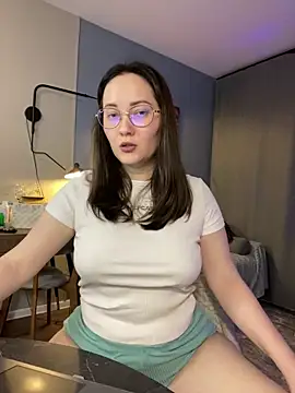 Snapshot of Kiss_My_Body chatting on October 2025 05:54:02 PM Kiss My Body online show from October 2025 05:54:02 PM