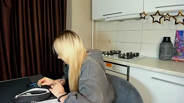 SynnoveEyre online show from February 2025 02:12:02 PM