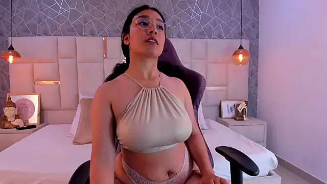 Tamara palacios online show from March 2025 02:56:02 PM