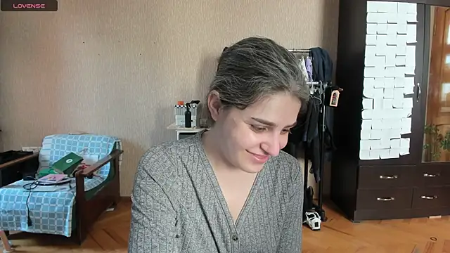 Snapshot of _Roselina_ chatting on June 2026 11:03:02 AM Roselina online show from June 2026 11:03:02 AM