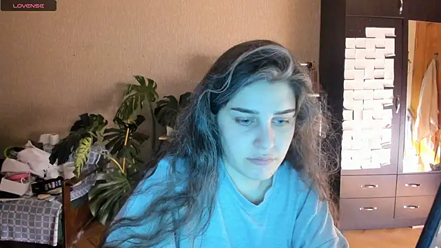 Snapshot of _Roselina_ chatting on July 2026 06:32:02 PM Roselina online show from July 2026 06:32:02 PM