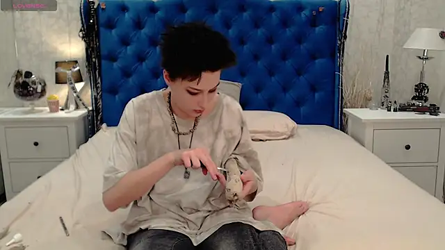 via mayer  online show from April 2026 09:39:33 PM