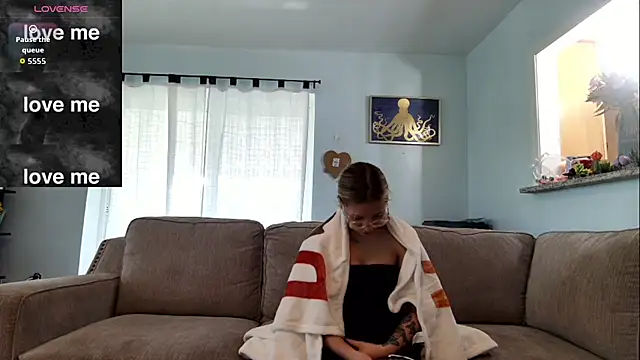 Hatgirl69 online show from October 2025 03:34:01 PM