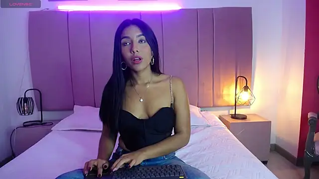 Snapshot of AndySaenzz chatting on January 2025 12:52:02 PM AndySaenzz online show from January 2025 12:52:02 PM