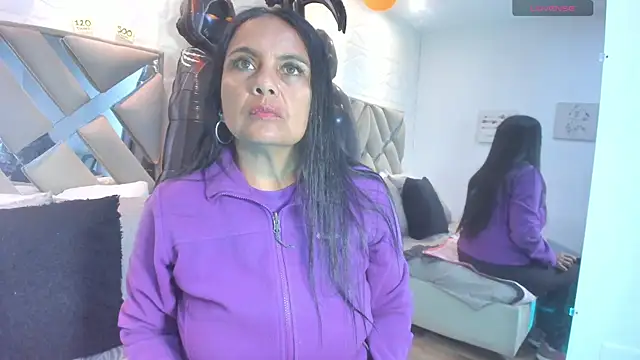 raquell moore online show from October 2025 02:49:01 PM