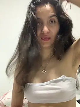 Bella still online show from October 2025 01:23:01 PM