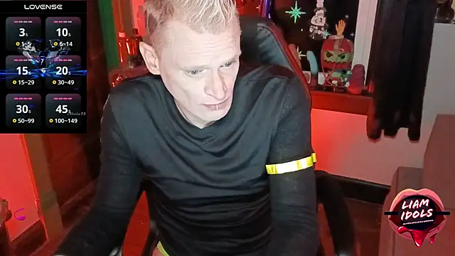 Snapshot of LiamIdols chatting on November 2025 12:43:02 AM LiamIdols online show from November 2025 12:43:02 AM