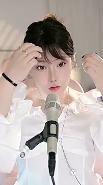 Dou-Dou-er online show from October 2025 12:37:02 PM