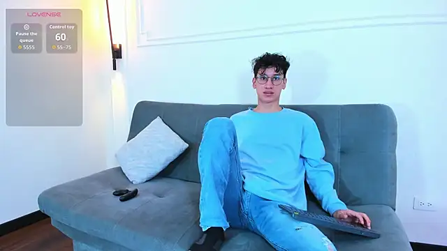 Cum hunters online show from November 2025 03:20:02 AM