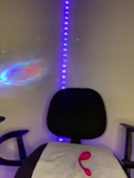 Snapshot of vane_foxxx chatting on February 2025 09:03:01 AM vane foxxx online show from February 2025 09:03:01 AM