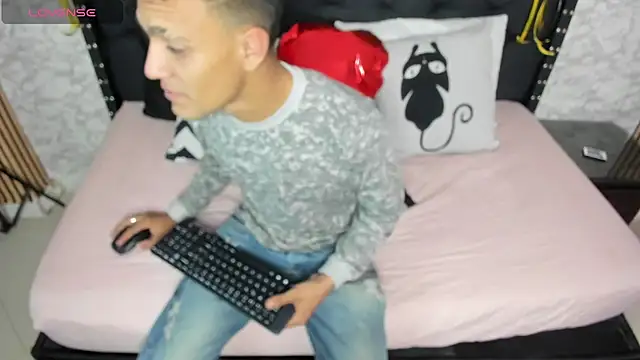 Snapshot of stefany_pablo1 chatting on February 2025 12:22:02 PM stefany pablo1 online show from February 2025 12:22:02 PM