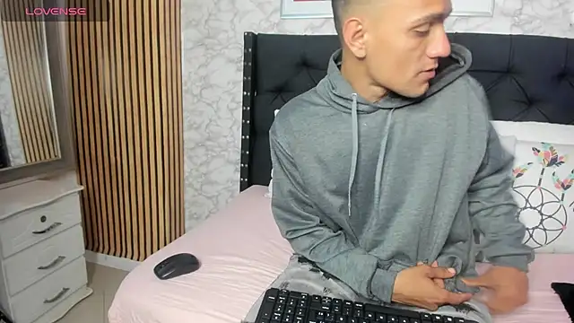 Snapshot of stefany_pablo1 chatting on February 2025 12:34:02 PM stefany pablo1 online show from February 2025 12:34:02 PM