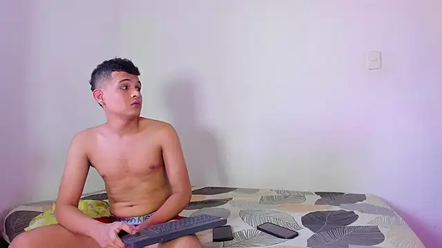 CoupleTwink12 online show from April 2026 08:40:01 PM