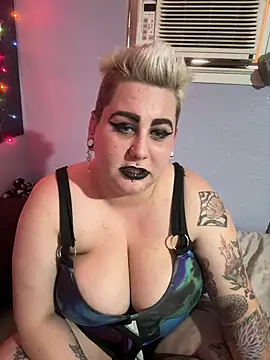 Snapshot of MistressMizfit chatting on January 2025 09:04:02 PM MistressMizfit online show from January 2025 09:04:02 PM