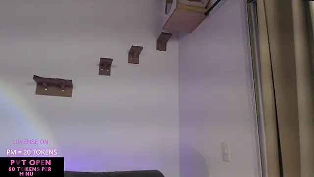 crystalll room online show from April 2026 12:37:01 AM