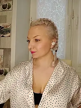 Anesteishen online show from November 2025 11:49:02 AM