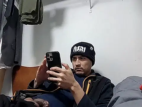 PerroDemonioHot online show from February 2026 10:35:02 PM