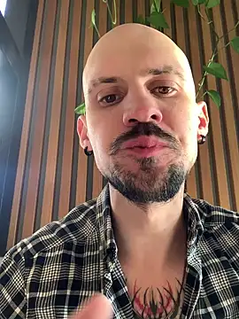 AssHunter4k online show from February 2025 08:11:02 AM