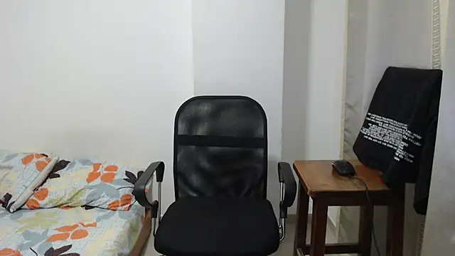 Aleex Miller online show from November 2025 04:12:01 AM