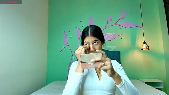 Connie Bell online show from October 2025 11:33:01 AM