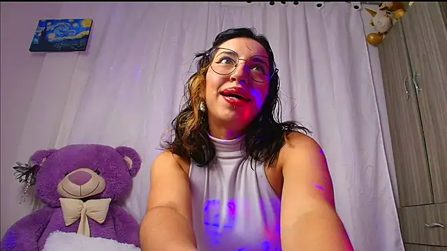 Snapshot of MiaFlamesxxx chatting on September 2025 12:44:02 AM MiaFlamesxxx online show from September 2025 12:44:02 AM