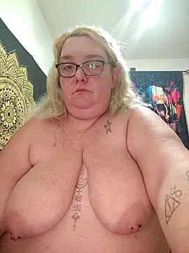 diosacurvy1984 online show from April 2026 10:26:02 PM