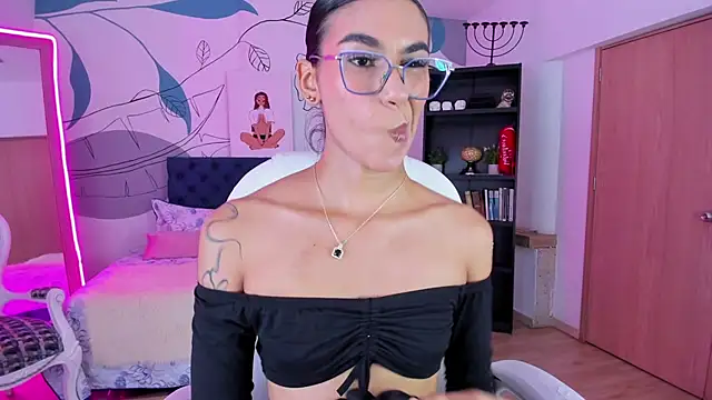 Dana Paula online show from March 2026 01:44:01 PM