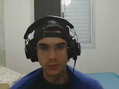Snapshot of smokingink chatting on April 2026 05:32:02 AM smokingink online show from April 2026 05:32:02 AM