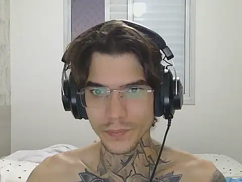 Snapshot of smokingink chatting on April 2026 09:12:01 PM smokingink online show from April 2026 09:12:01 PM