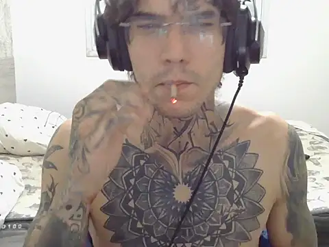 Snapshot of smokingink chatting on April 2026 10:25:02 PM smokingink online show from April 2026 10:25:02 PM