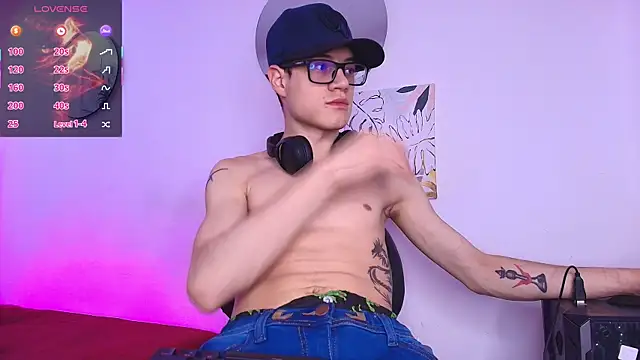 wolfandsky online show from February 2026 12:02:01 PM