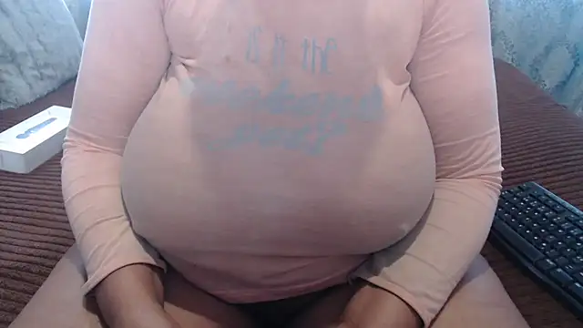 Snapshot of BUBBLYBUNNYxx chatting on May 2026 05:16:02 AM BUBBLYBUNNYxx online show from May 2026 05:16:02 AM