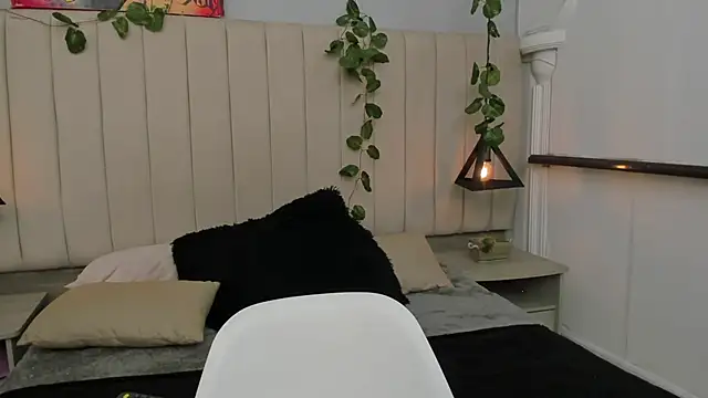 Paulina Lopezz online show from November 2025 09:47:01 PM