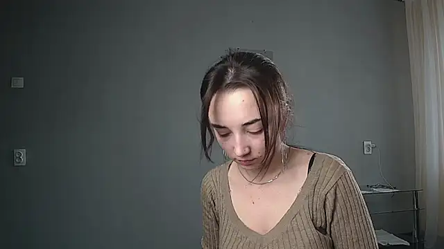 Eva Gloryy online show from March 2025 02:33:02 PM