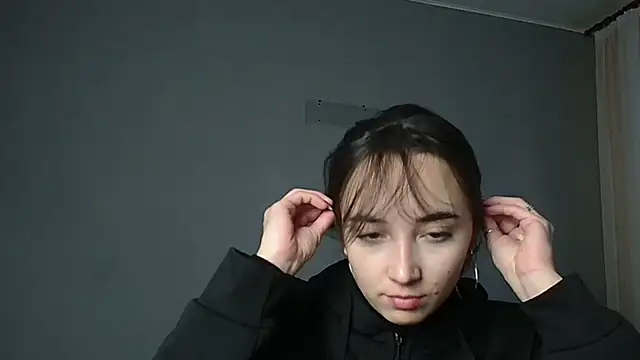 Eva Gloryy online show from November 2025 10:25:02 AM