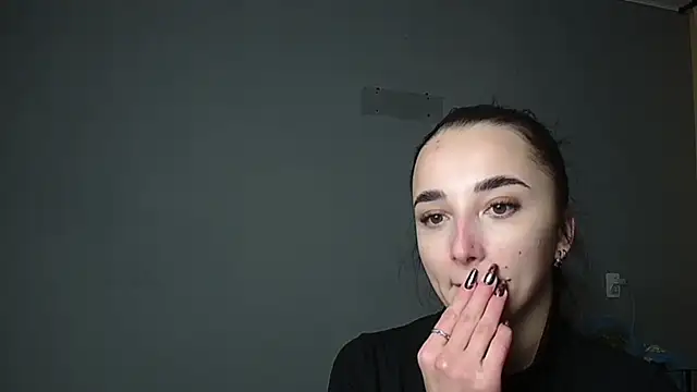 Eva Gloryy online show from December 2025 08:47:02 PM