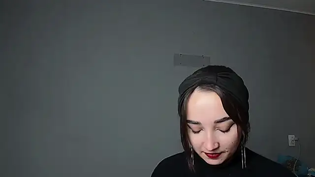 Eva Gloryy online show from December 2025 01:38:02 PM